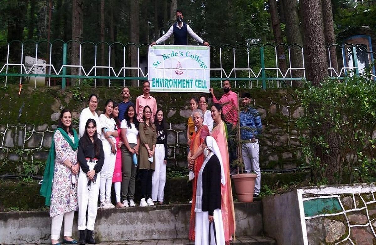 Martha Nussbaum speaking to group of people